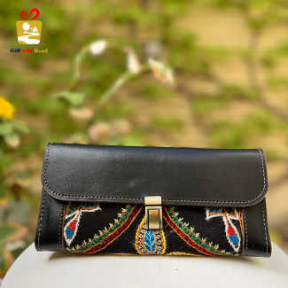 Handmade Leather Clutch with Pateh black Design