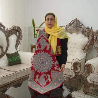 All-Wool Pateh with Plant-Dyed Thread, Red bazou bandi Design