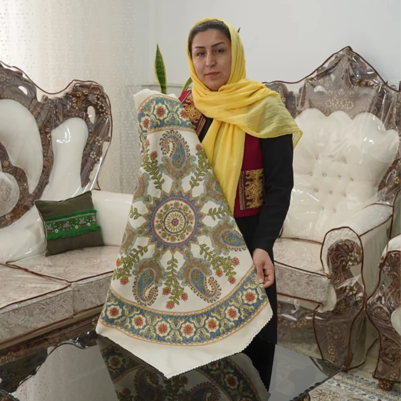 All-Wool Pateh with Plant-Dyed Thread, white bazou bandi Design